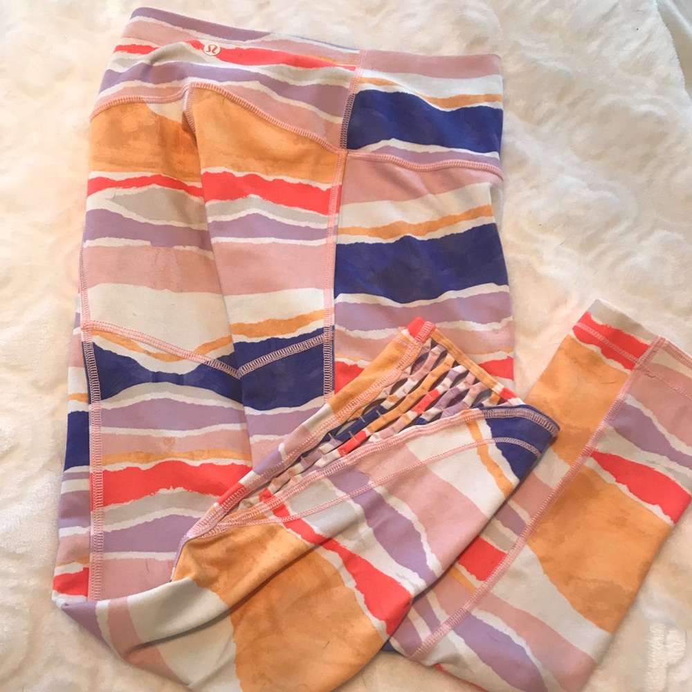 Hi-Times capris Lululemon.. size 6